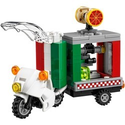 Конструктор Lego Scarecrow Special Delivery 70910