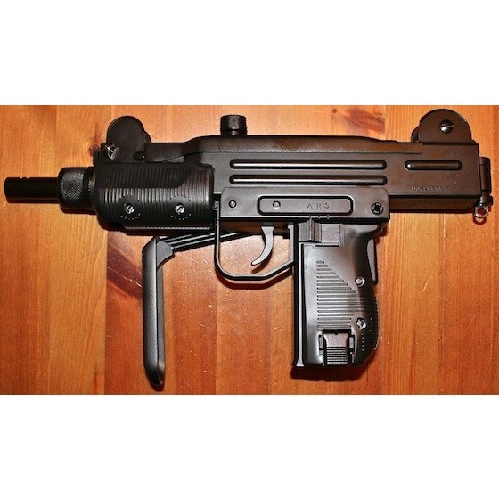 Компания Cybergun представляет пневматический пистолет Cybergun MINI UZI. 