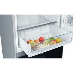 Холодильник Bosch KGN39JB20
