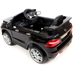 Детский электромобиль RiverToys Mercedes-Benz ML350 (черный)