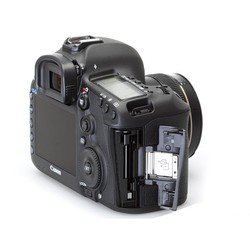 Фотоаппарат Canon EOS 5D Mark III kit 40