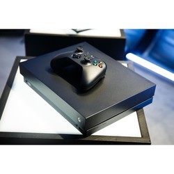 Игровая приставка Microsoft Xbox One X + Gamepad + Game