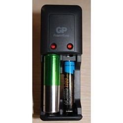 Зарядка аккумуляторных батареек GP PB330