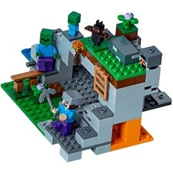 Конструктор Lego The Zombie Cave 21141