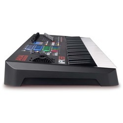 MIDI клавиатура Akai MPK-261