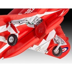 Сборная модель Revell BAe Hawk T.1 Red Arrows (1:72)