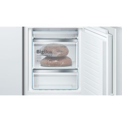 Встраиваемый холодильник Bosch KIN 86HD20R