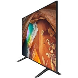 Телевизор Samsung QE-82Q60R