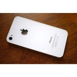 Мобильный телефон Apple iPhone 4S 16GB (белый)