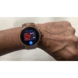 Носимый гаджет Michael Kors Sofie Heart Rate Smartwatch (золотистый)
