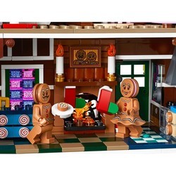 Конструктор Lego Gingerbread House 10267