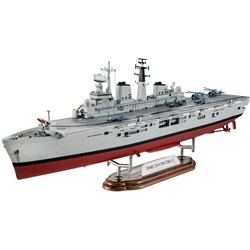 Сборная модель Revell HMS Invincible (Falkland War) (1:700)