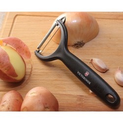 Кухонный нож Victorinox 7.6079