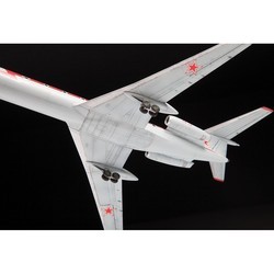 Сборная модель Zvezda Training Plane TU-134UBL Crusty-B4 (1:144)