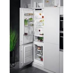 Встраиваемый холодильник AEG SCR 819F8 FS
