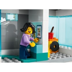 Конструктор Lego Family House 60291