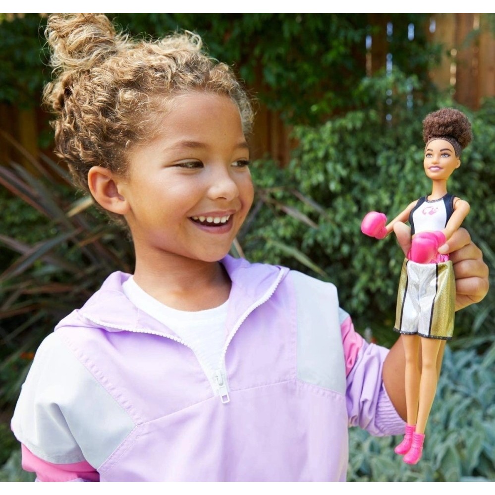 Компания Barbie представляет кукла Barbie Boxer GJL64. 