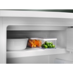 Холодильник Electrolux LXB 1SF11 W0