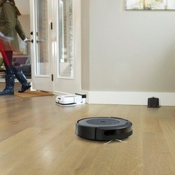 Пылесос iRobot Roomba i3 Plus