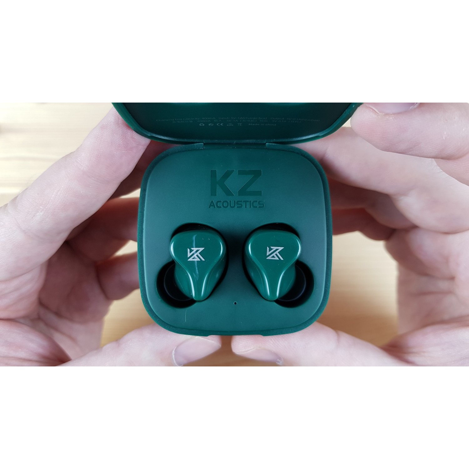 Kz pro купить. Наушники kz z1. Kz z1 Pro. Kz z1 Pro батарейка для наушников. Kz наушники TWS.