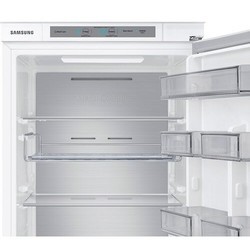 Встраиваемый холодильник Samsung BRB267054WW