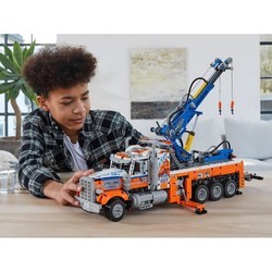 Конструктор Lego Heavy-duty Tow Truck 42128