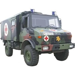 Сборная модель Ace Unimog U1300L 4x4 Krankenwagen Ambulance (1:72)