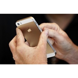 Мобильный телефон Apple iPhone 5 32GB (черный)