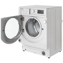 Встраиваемые стиральные машины Hotpoint-Ariston BI WMHG 91484