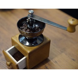 Кофемолки HARIO Small Coffee Grinder