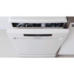Посудомоечные машины Indesit DFC 2B+16 UK