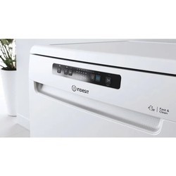 Посудомоечные машины Indesit DFC 2B+16 UK