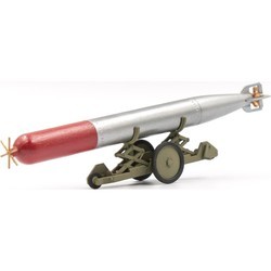 Сборные модели (моделирование) ICM WWII British Torpedo Trailer (1:48)