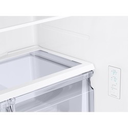 Холодильники Samsung RF18A5101WW белый