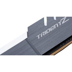 Оперативная память G.Skill Trident Z DDR4 8x8Gb F4-4000C18Q2-64GTZSW