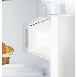 Встраиваемые холодильники Hotpoint-Ariston HS 18011 UK
