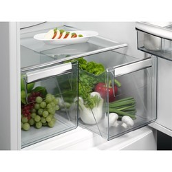 Встраиваемые холодильники AEG SCE 818F6 NS