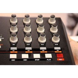 MIDI-клавиатуры Akai MPK-25
