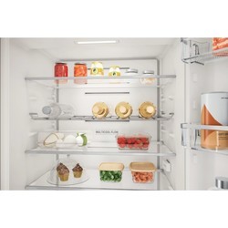 Встраиваемые холодильники Hotpoint-Ariston HA SP70 T121