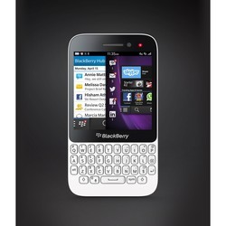Мобильные телефоны BlackBerry Q5