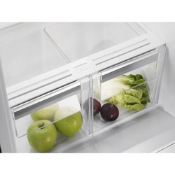 Встраиваемый холодильник Electrolux ENN 92853