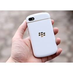 Мобильные телефоны BlackBerry Q10 Special Edition