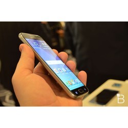 Мобильный телефон Samsung Galaxy S6 32GB (черный)