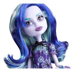 Кукла Monster High Coffin Bean Twyla CBX49