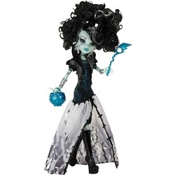 Кукла Monster High Ghouls Rule Frankie Stein X3714