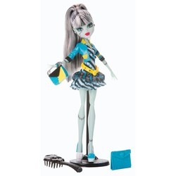 Кукла Monster High Picture Day Frankie Stein Y7697