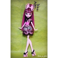 Кукла Monster High Monster Exchange Draculaura CDC35