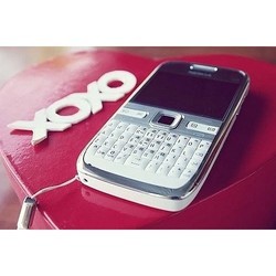 Мобильный телефон Nokia E72