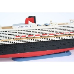 Сборная модель Revell Ocean Liner Quenn Mary 2 (1:1200)
