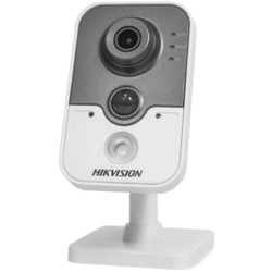 Камера видеонаблюдения Hikvision DS-2CD2422FWD-IW